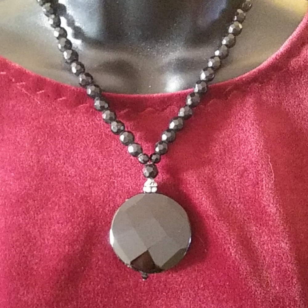Necklace and earring set